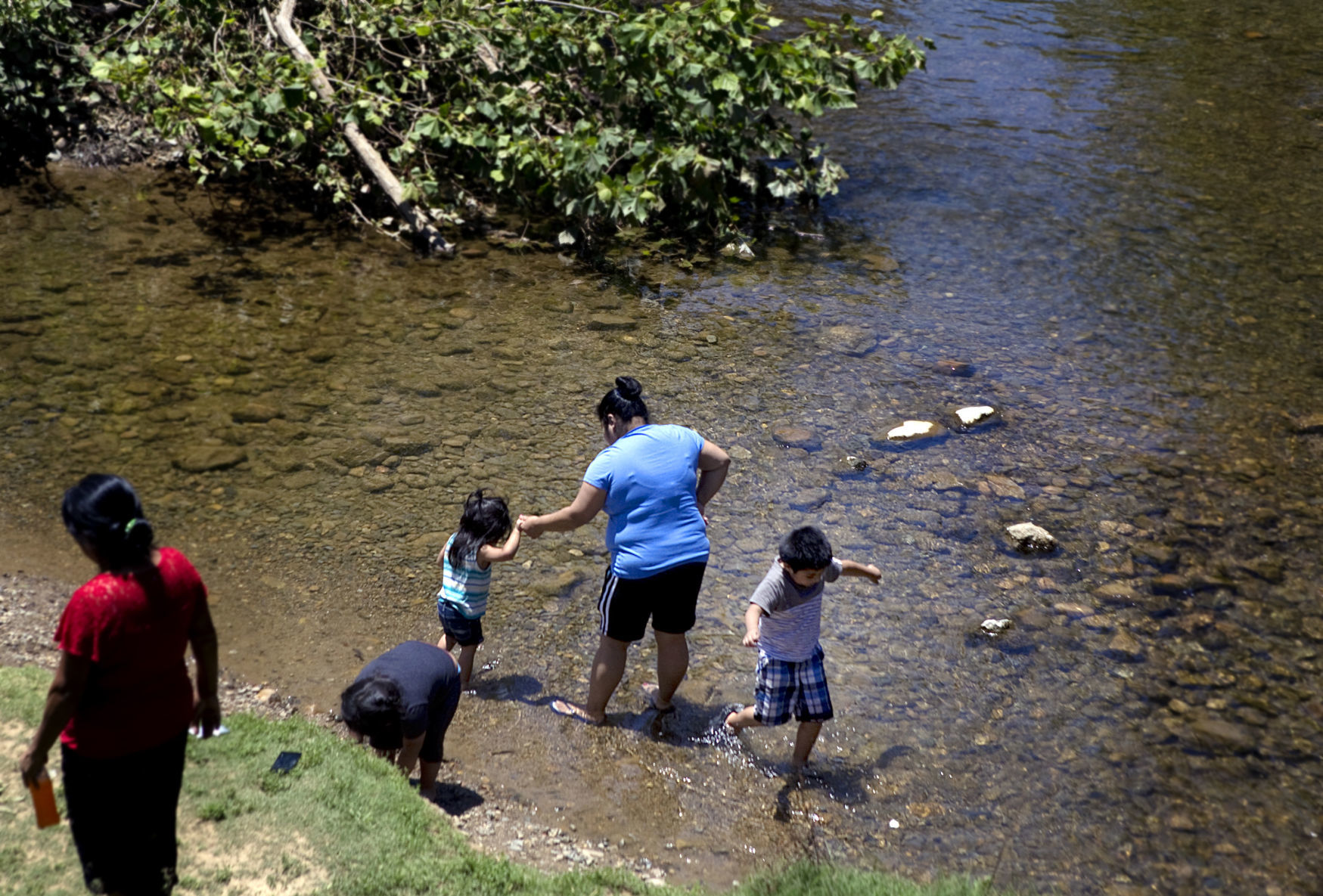 Roanoke finds natural ways to chill on a summer day